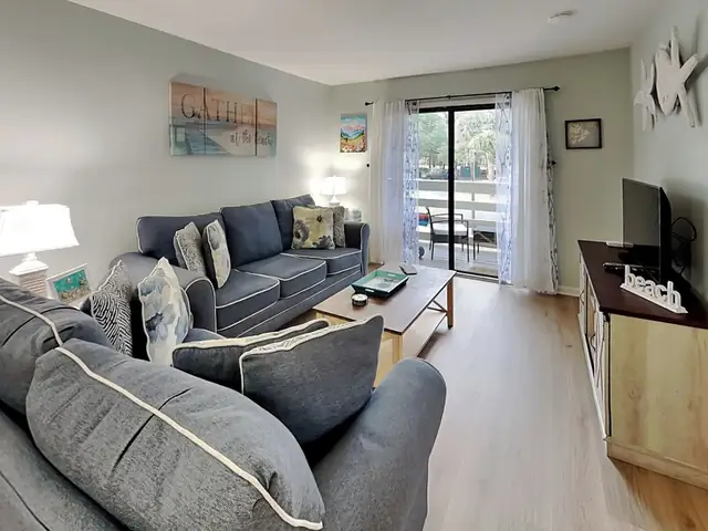 Living room at Fiddler’s Cove 10G